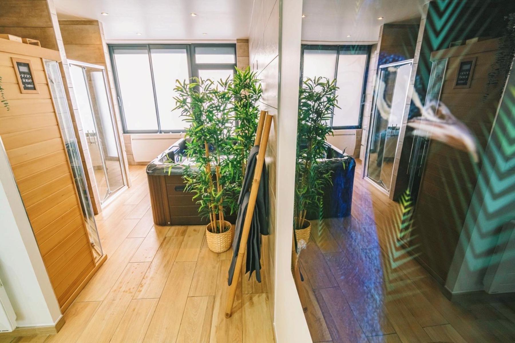 O temps suspendu sauna et jacuzzi Reims Extérieur photo